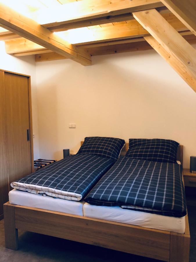 Kamenacka Myslivna Hotel Moravany  Ngoại thất bức ảnh