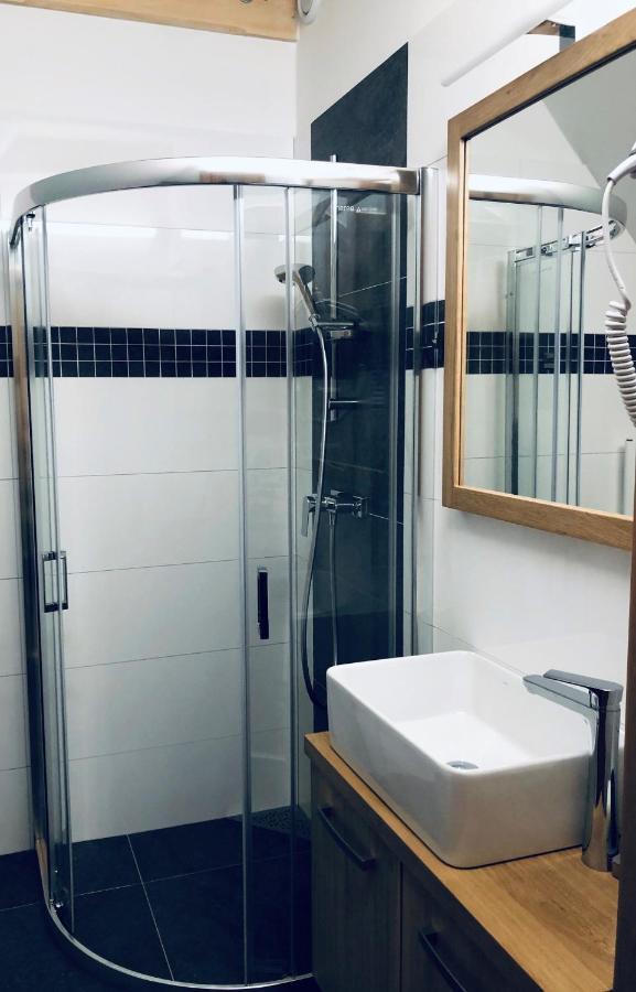 Kamenacka Myslivna Hotel Moravany  Ngoại thất bức ảnh